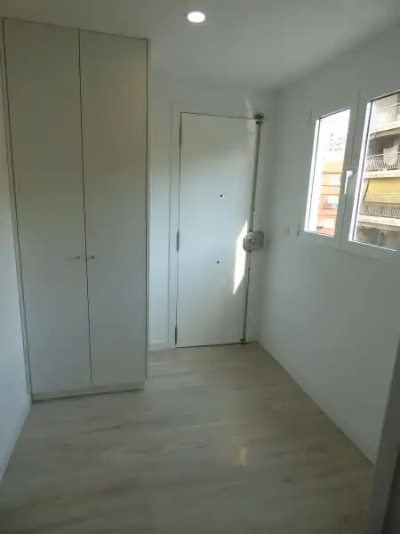 Piso de alquiler en En Corts - Doctor Waksman
