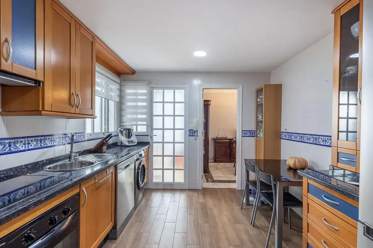 Cocina de Casa adosada en venta en Motril con Terraza y Alarma