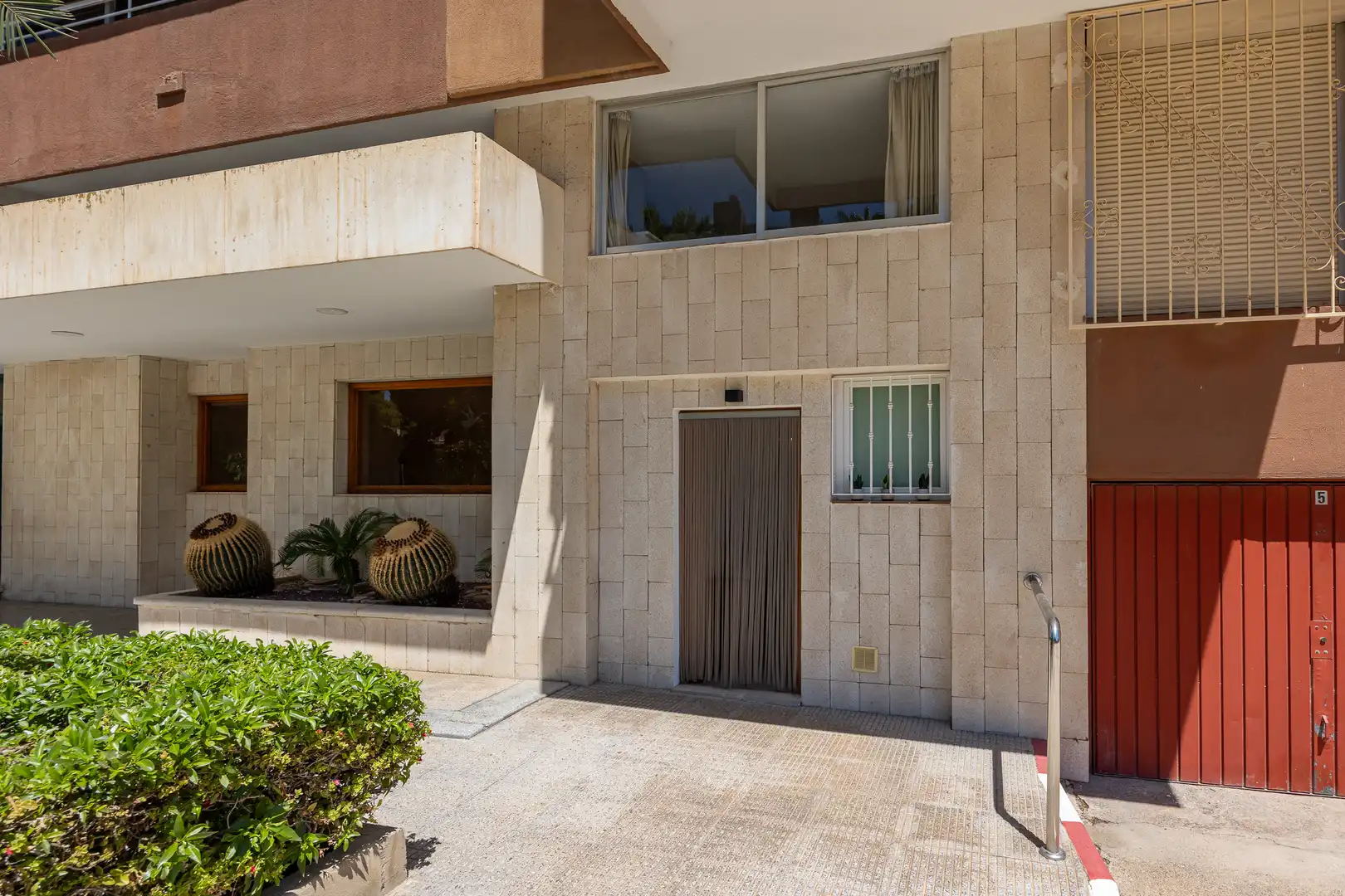 Vista exterior de Local en venda en Benidorm