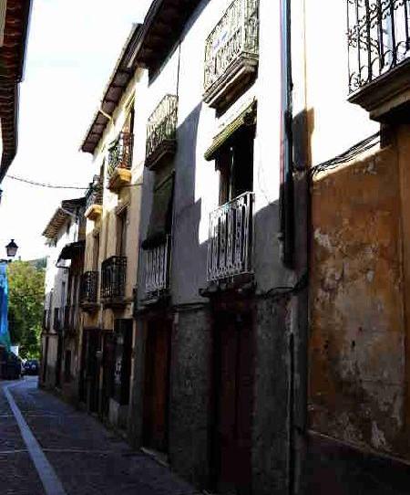 Foto 1 de Casa adosada en venda a Calle Jesús Adrán, 6, Villafranca del Bierzo, León
