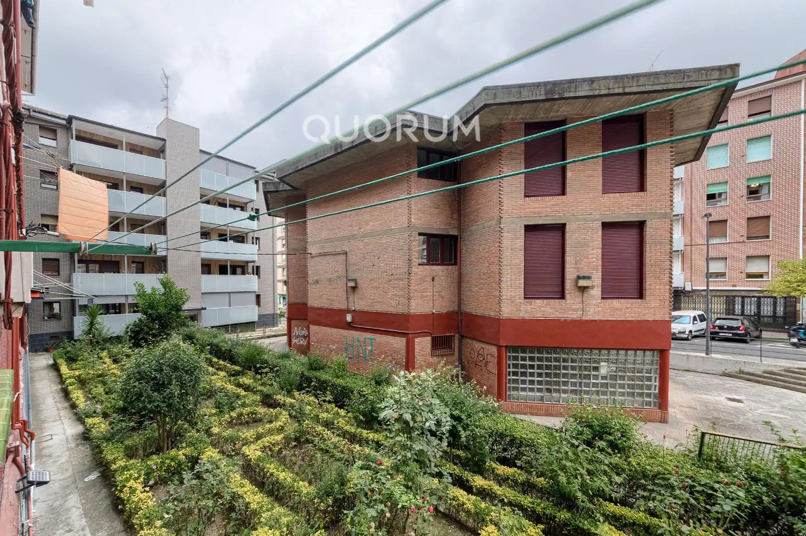 Vista exterior de Piso en venta en Basauri  con Calefacción, Trastero y Amueblado