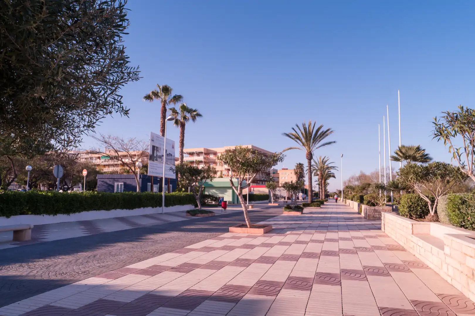 Exterior view of Detached homes for sale in Sagunto / Sagunt  with Air Conditioner and Swimming Pool