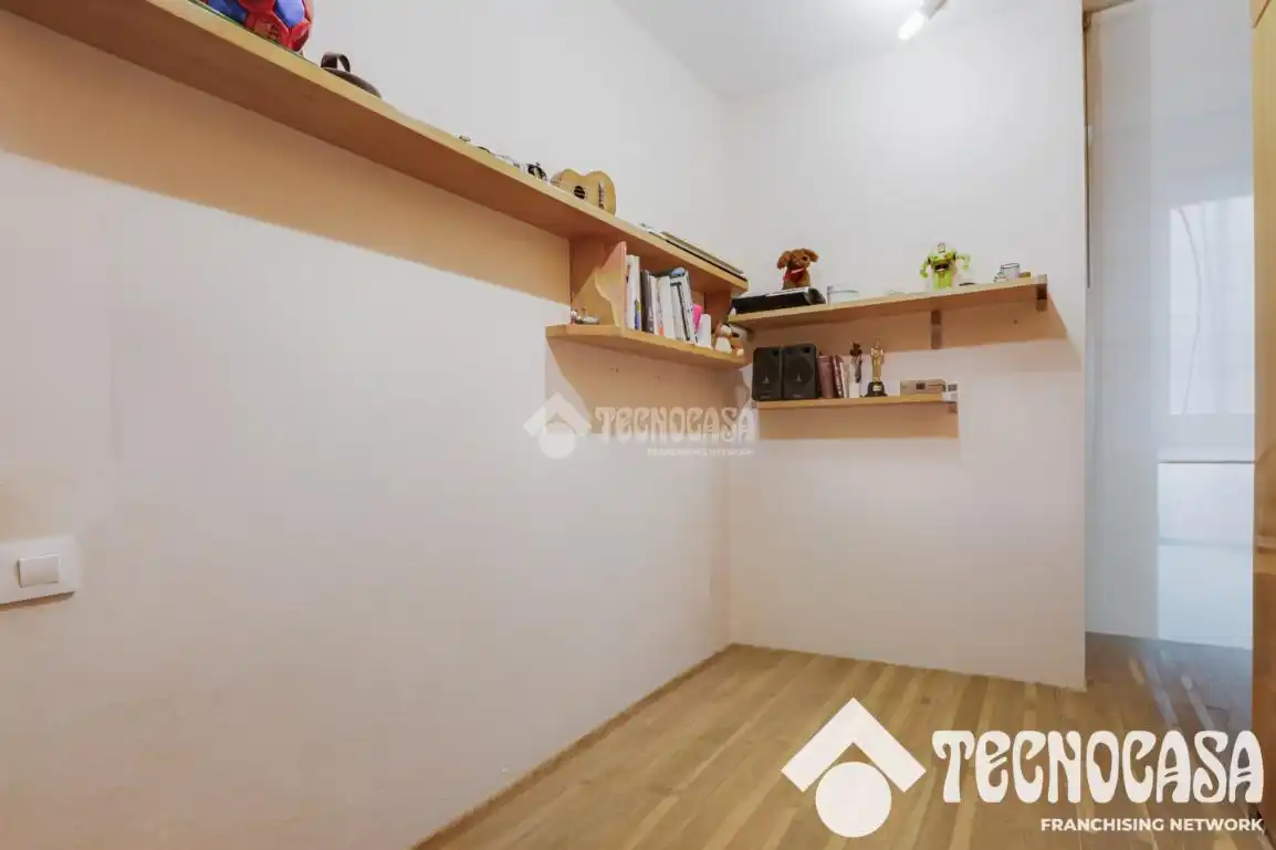 Habitación de Piso en venta en Barcelona con Aire acondicionado, Calefacción y Balcón