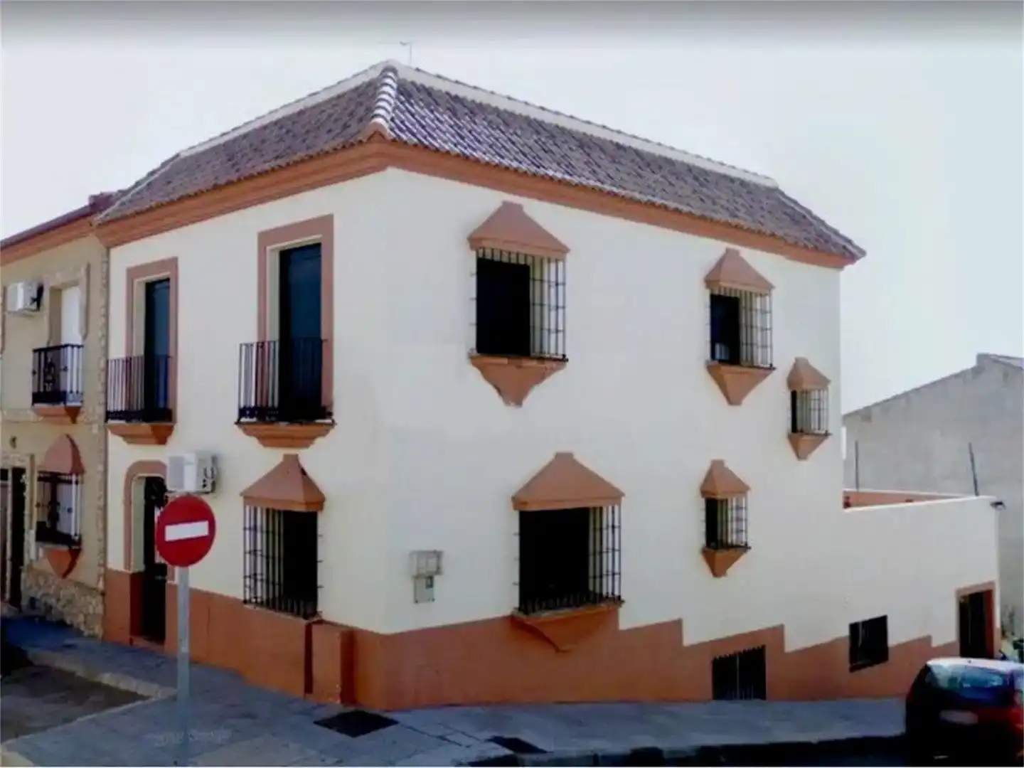 Vista exterior de Casa adosada en venda en Hornachuelos amb Aire condicionat, Traster i Moblat