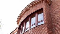 Vista exterior de Casa adosada en venda en Mataró amb Aire condicionat, Calefacció i Jardí privat