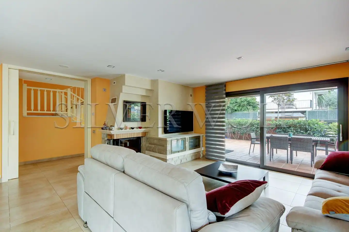 Sala d'estar de Casa o xalet en venda en Viladecans amb Aire condicionat, Calefacció i Jardí privat