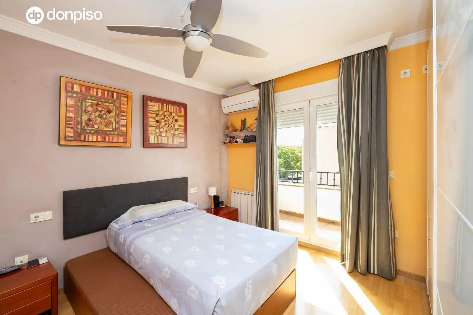 Bedroom of Houses for sale in Granada  with Air Conditioner, Heating and Terrace