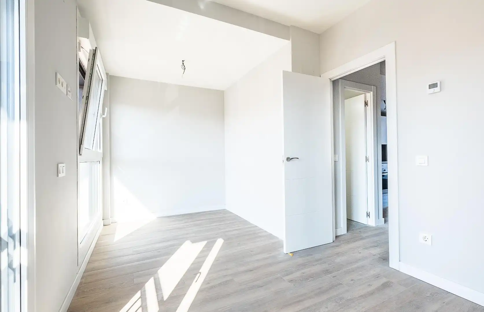 Schlafzimmer von Dachboden zum Verkauf in Madrid mit Klimaanlage, Heizung und Privatgarten
