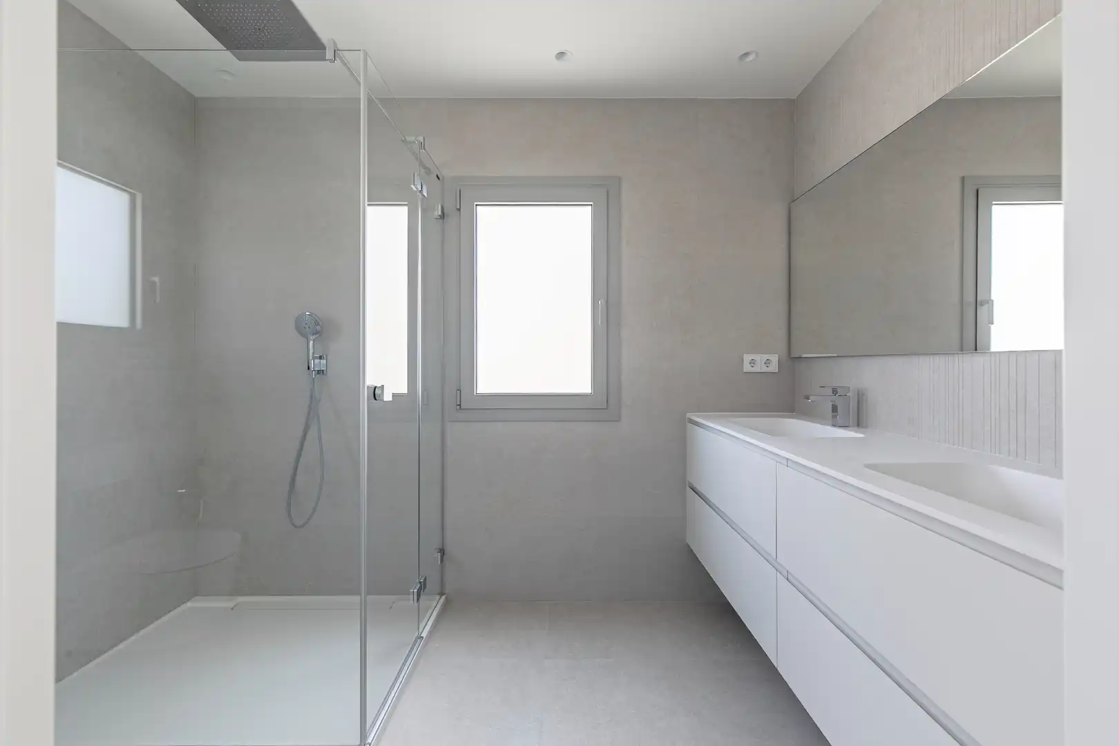 Badezimmer von Haus oder Chalet zum Verkauf in Sitges mit Klimaanlage, Heizung und Privatgarten