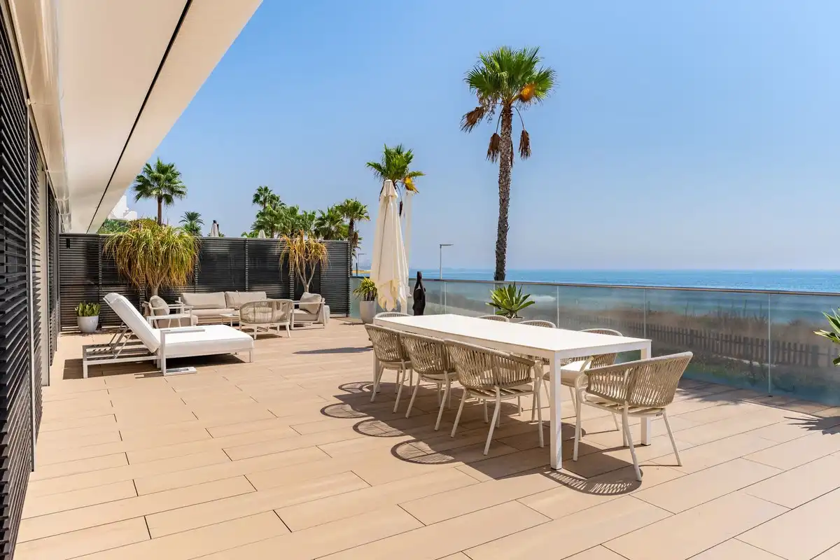 Terrassa de Casa adosada de lloguer en Estepona amb Aire condicionat, Traster i Piscina