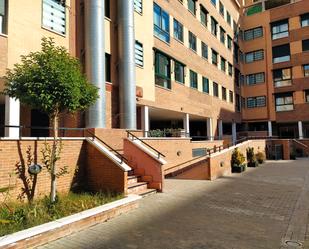 Vista exterior de Pis en venda en Leganés amb Aire condicionat, Calefacció i Jardí privat