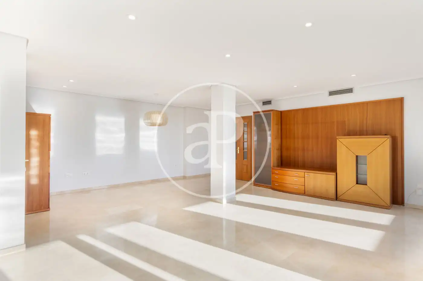 Flat for sale in Valencia  with Air Conditioner, Heating and Private garden