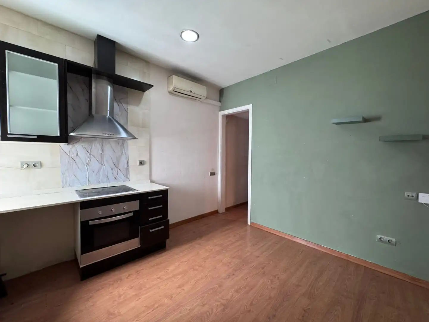 Cocina de Piso en venta en Barcelona con Parquet