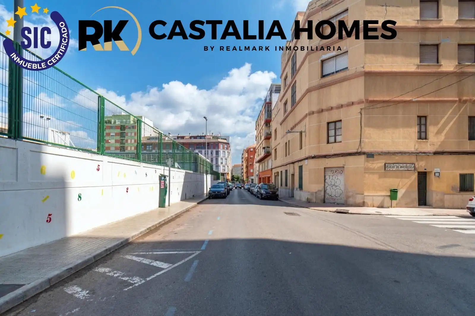 Vista exterior de Edifici en venda en Castellón de la Plana / Castelló de la Plana