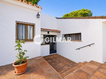 Xalet amb piscina en venda a Mijas pueblo