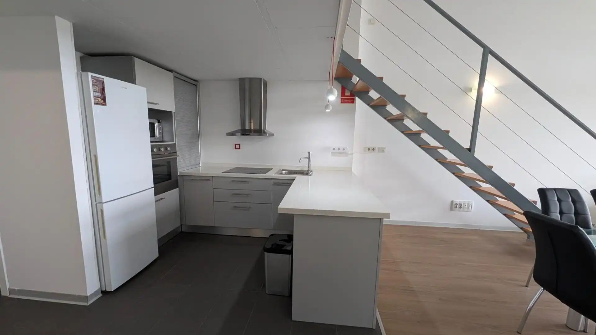 Cocina de Dúplex en venta en Valencia con Aire acondicionado, Terraza y Amueblado