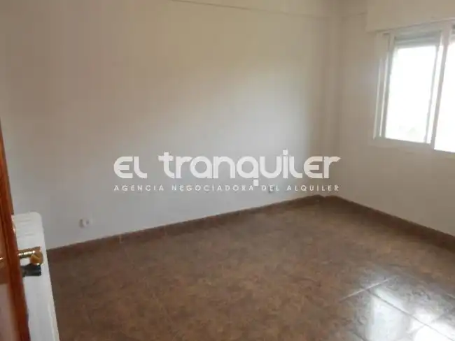Schlafzimmer von Wohnung zur Miete in Madrid mit Terrasse