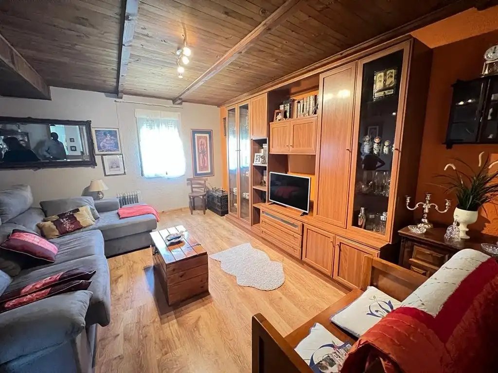 Sala de estar de Finca rústica en venta en Puente de Domingo Flórez con Jardín privado, Amueblado y Balcón