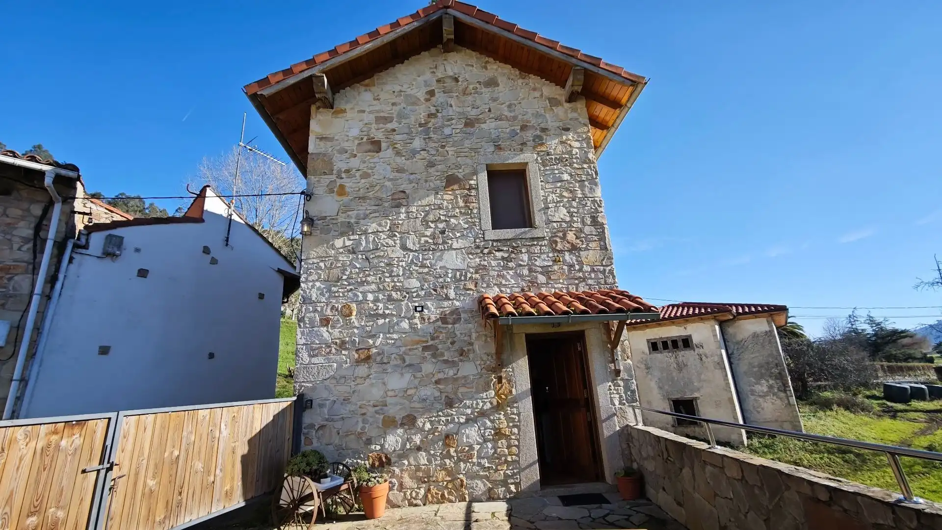 Vista exterior de Casa o chalet en venta en Llanes con Calefacción y Terraza