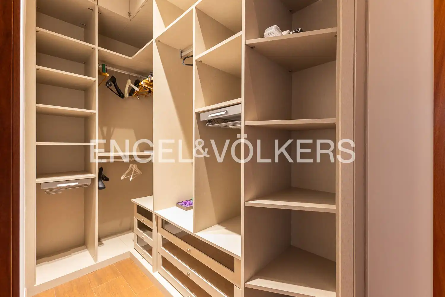 Maisonette zur Miete in Valencia mit Klimaanlage, Heizung und Parkett