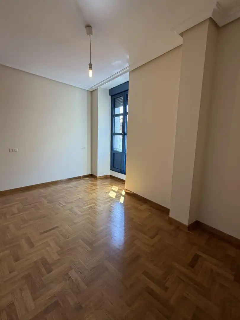 Piso de alquiler en Grado