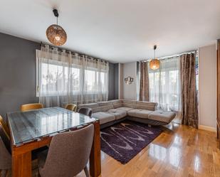 Sala d'estar de Apartament en venda en  Madrid Capital amb Aire condicionat