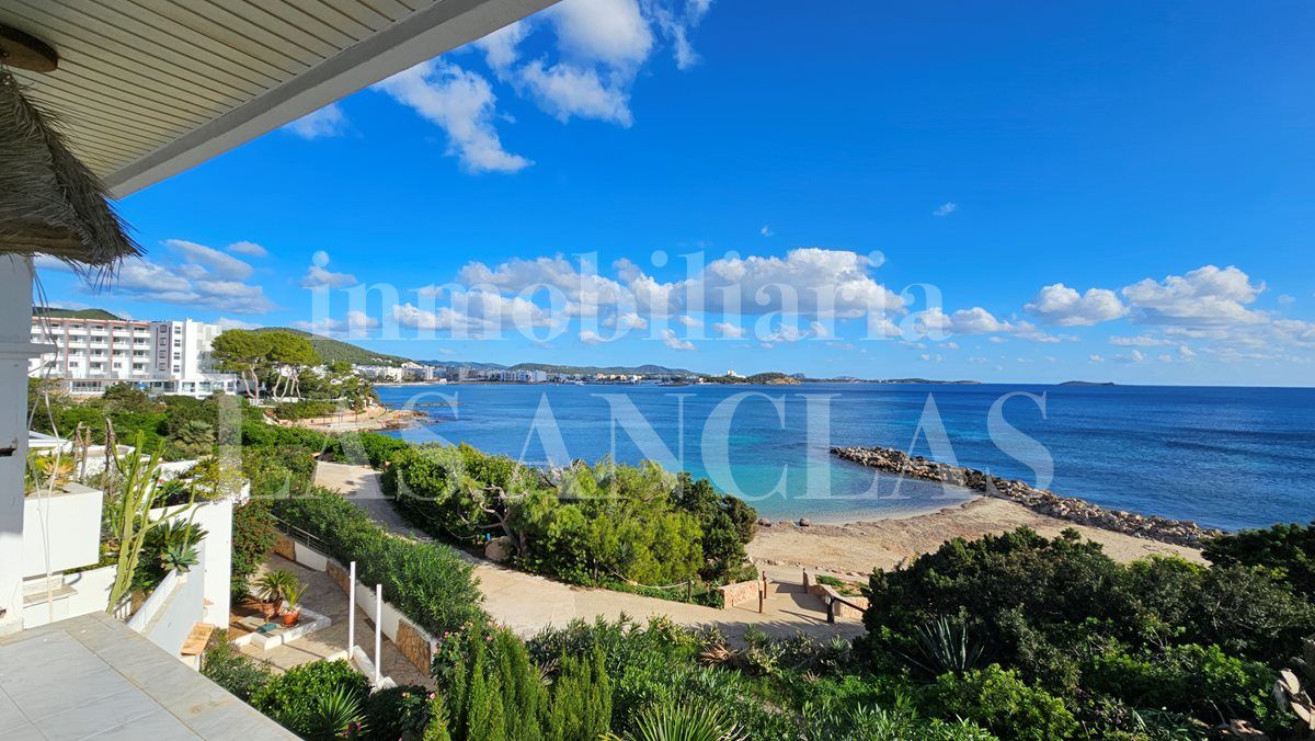 Exterior view of Single-family semi-detached for sale in Santa Eulària des Riu  with Heating, Terrace and Storage room