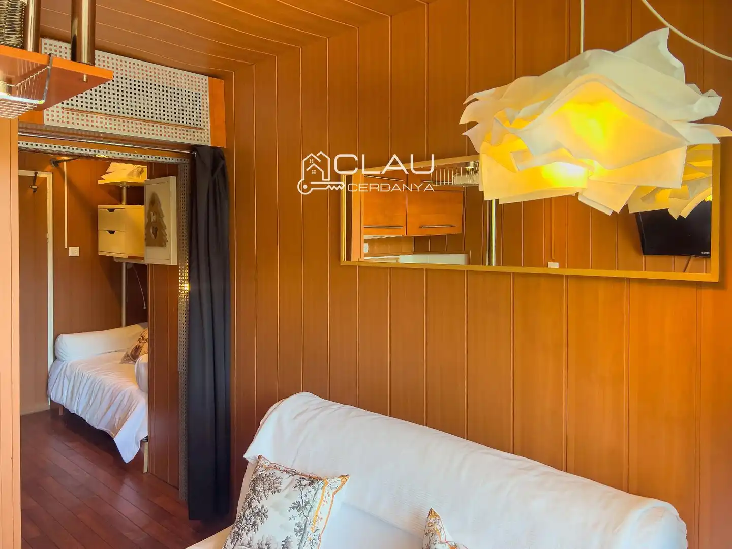 Wohnzimmer von Wohnung zur Miete in Font-Romeu-Odeillo-Via mit Heizung, Parkett und Terrasse