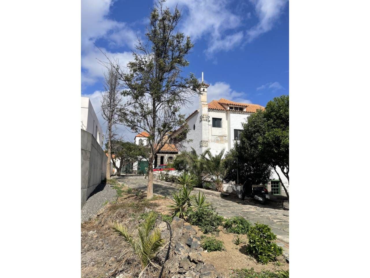 Vista exterior de Casa o xalet en venda en Las Palmas de Gran Canaria amb Jardí privat, Terrassa i Piscina