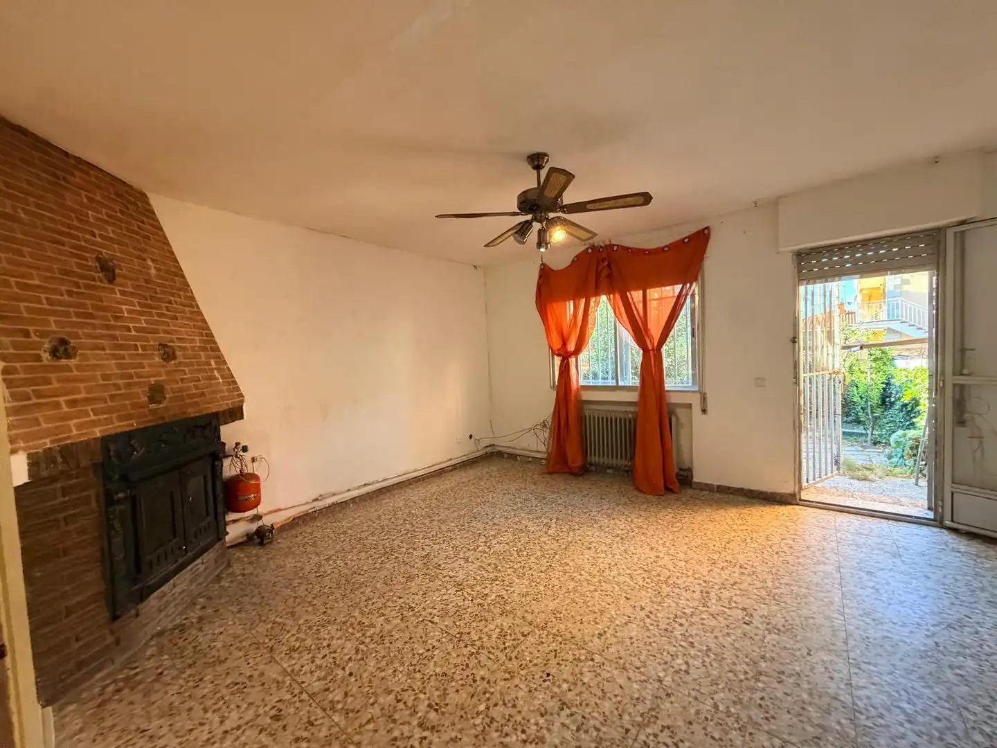 Casa a schiera con giardino in vendita a Navalagamella