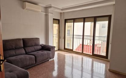 Living room of Flat for sale in Elche / Elx  with Air Conditioner and Balcony