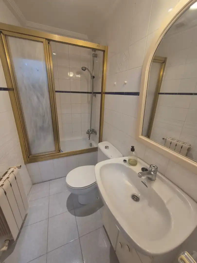 Baño de Piso en venta en Elche / Elx con Aire acondicionado, Calefacción y Trastero