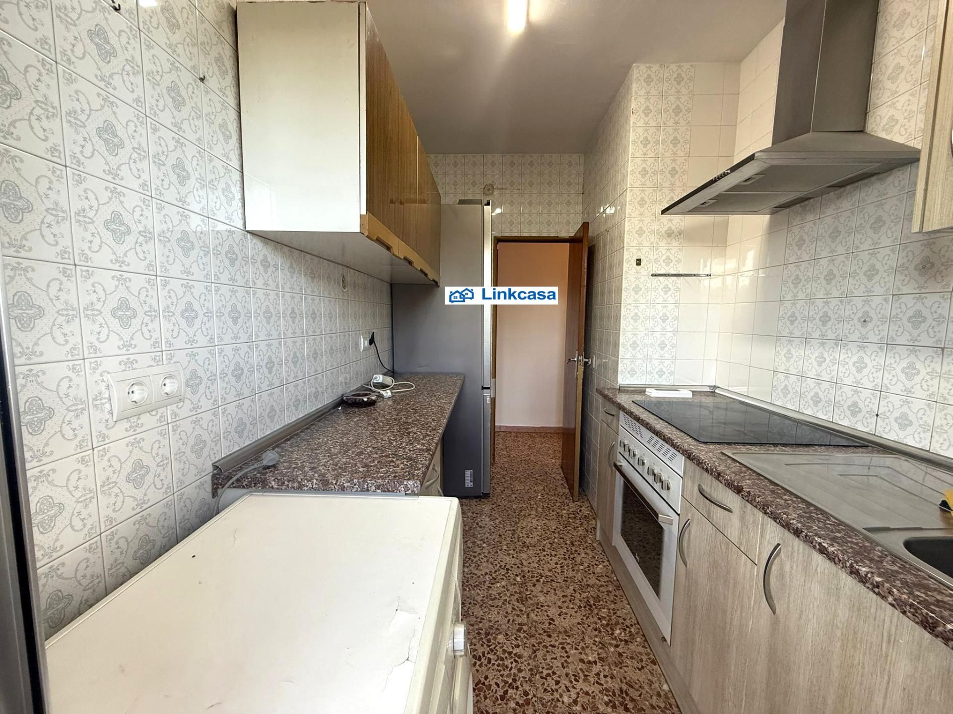 Piso en venta en Calle LAGUNA, Aluche, Latina