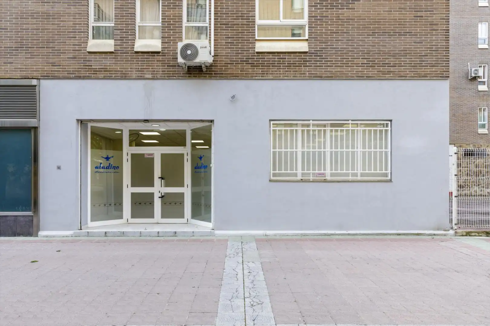 Vista exterior de Local en venta en Zaragoza