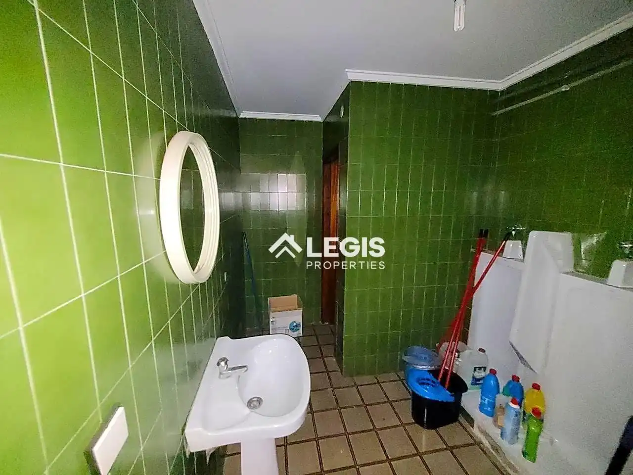 Bany de Local en venda en Mieres (Asturias) amb Terrassa