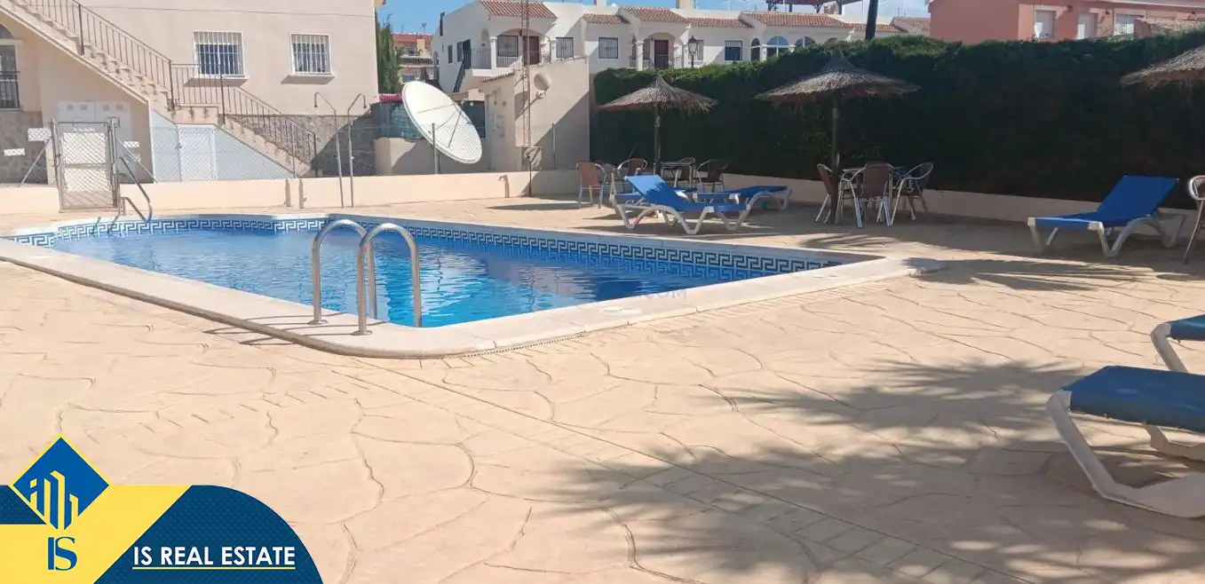 Piscina de Casa o xalet en venda en Orihuela amb Aire condicionat, Calefacció i Terrassa