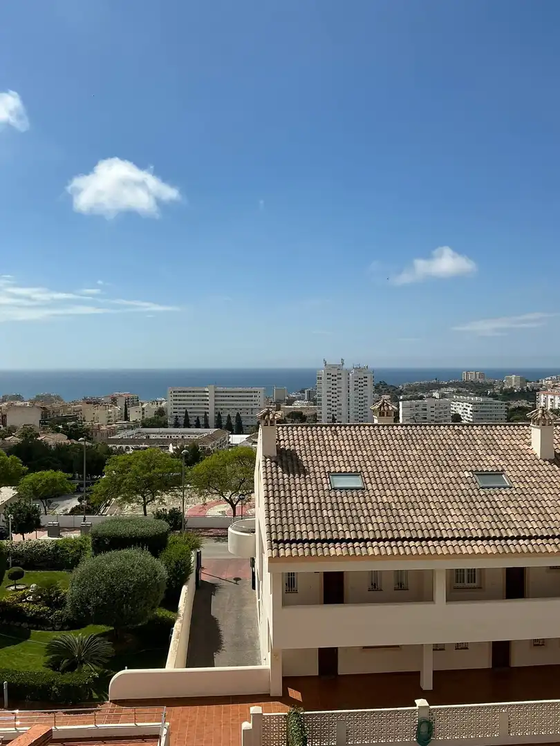 Vista exterior de Piso en venta en Benalmádena con Aire acondicionado, Terraza y Trastero