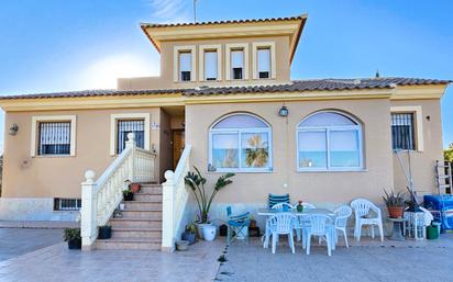 Vista exterior de Casa o xalet en venda en Totana amb Aire condicionat, Jardí privat i Terrassa
