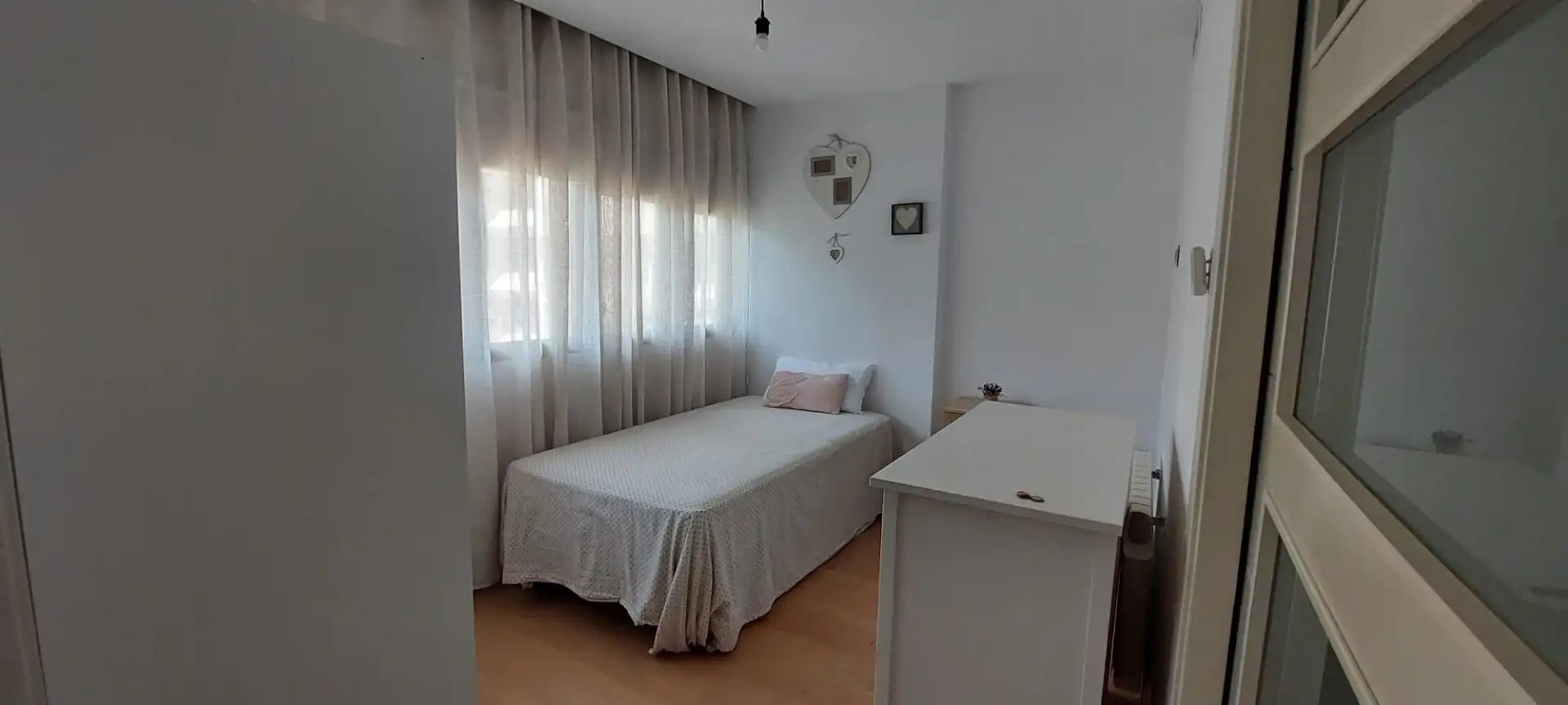 Dormitori de Apartament de lloguer en Murcia amb Aire condicionat, Calefacció i Moblat
