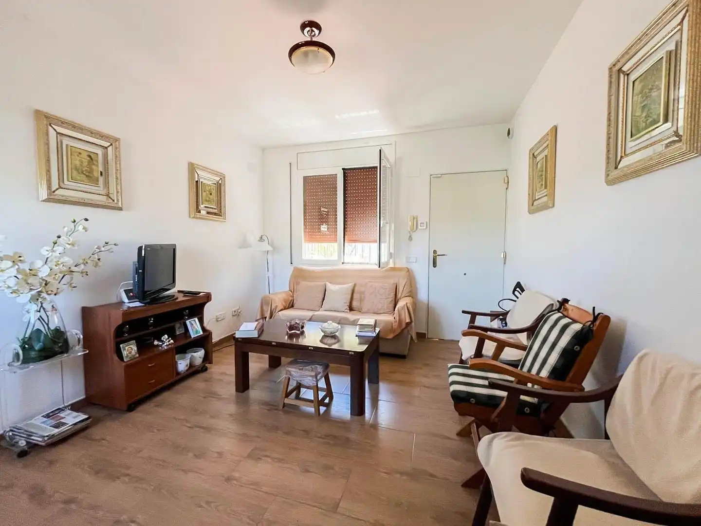Sala d'estar de Casa o xalet en venda en Esparreguera amb Calefacció, Jardí privat i Terrassa