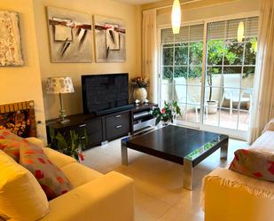 Living room of Single-family semi-detached for sale in La Nucia  with Air Conditioner, Furnished and Community pool