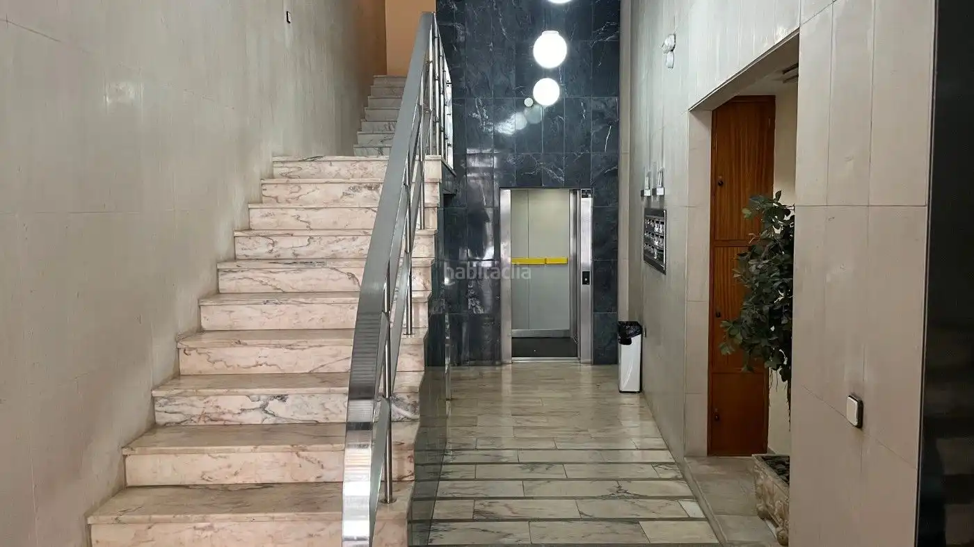 Oficina amb ascensor en venda a Calle Gómez Becerra 2, imagen 2