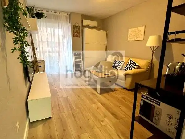 Flat with lift to rent in Triana
