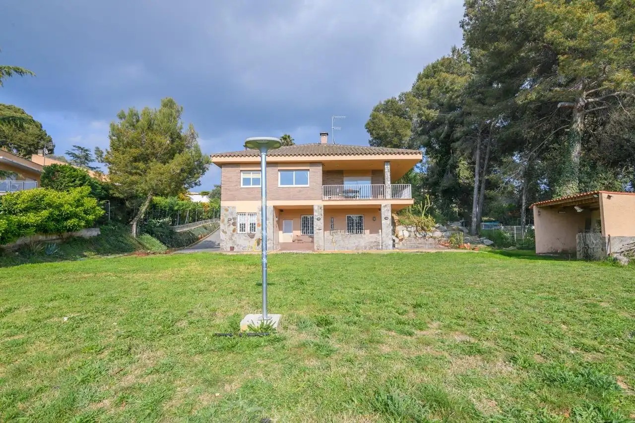 Garden of Houses for sale in Sabadell  with Air Conditioner, Heating and Terrace