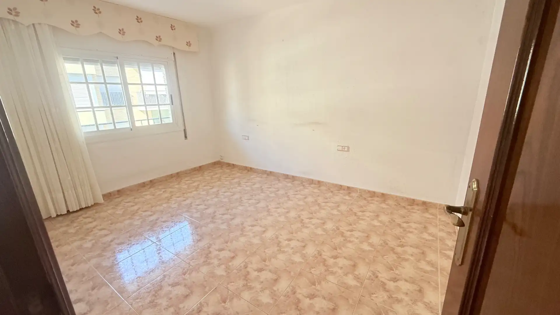 Piso con terraza en venta en Carrer de l'Aigua, imagen 3
