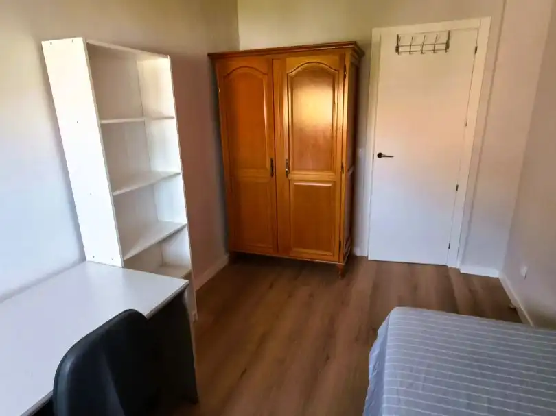 Bedroom of Flat for share in Norte