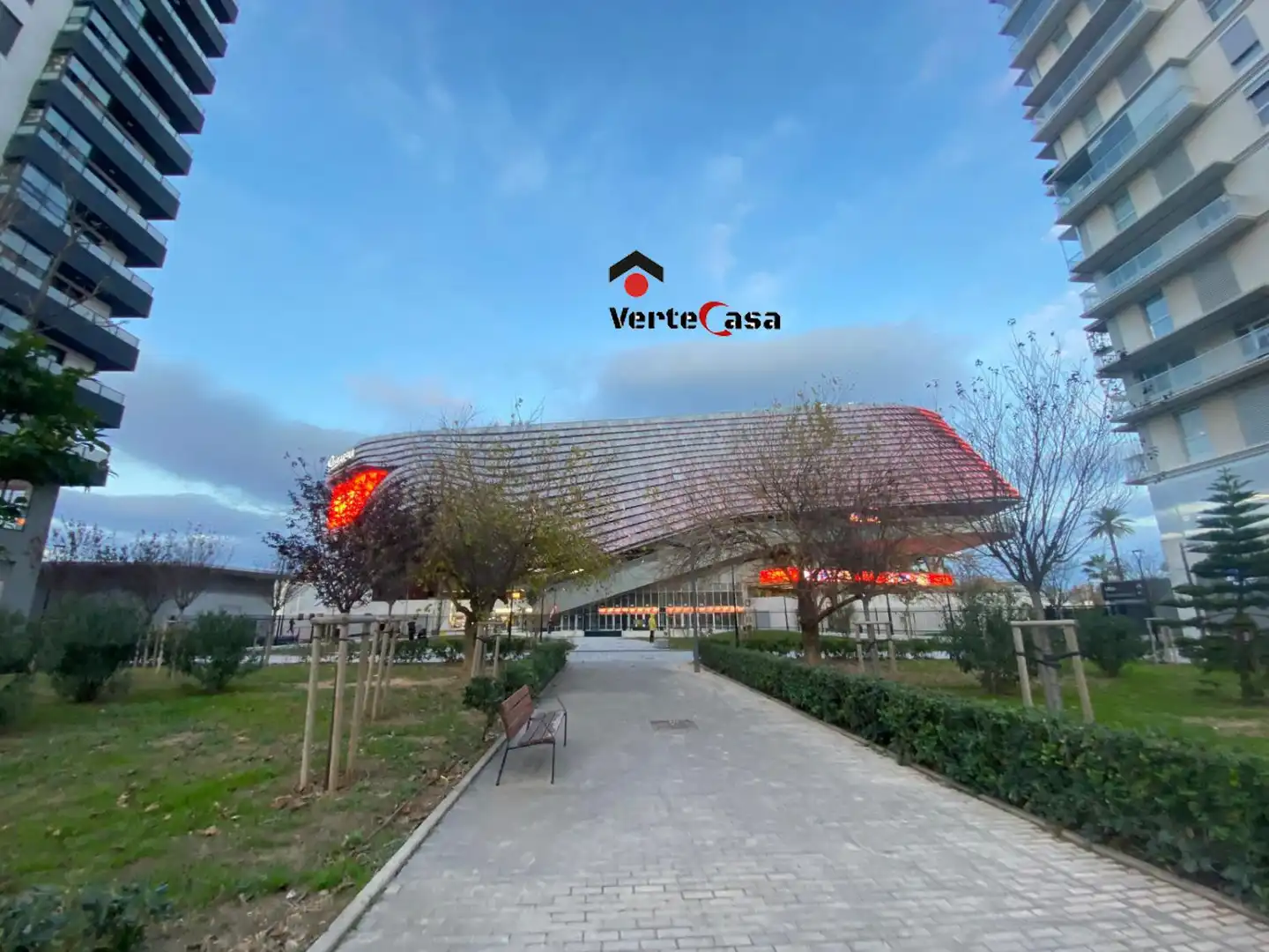 Exterior view of Flat for sale in Valencia  with Air Conditioner, Parquet flooring and Storage room