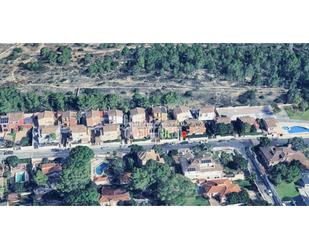 Vista exterior de Casa adosada en venda en L'Eliana amb Terrassa i Piscina comunitària