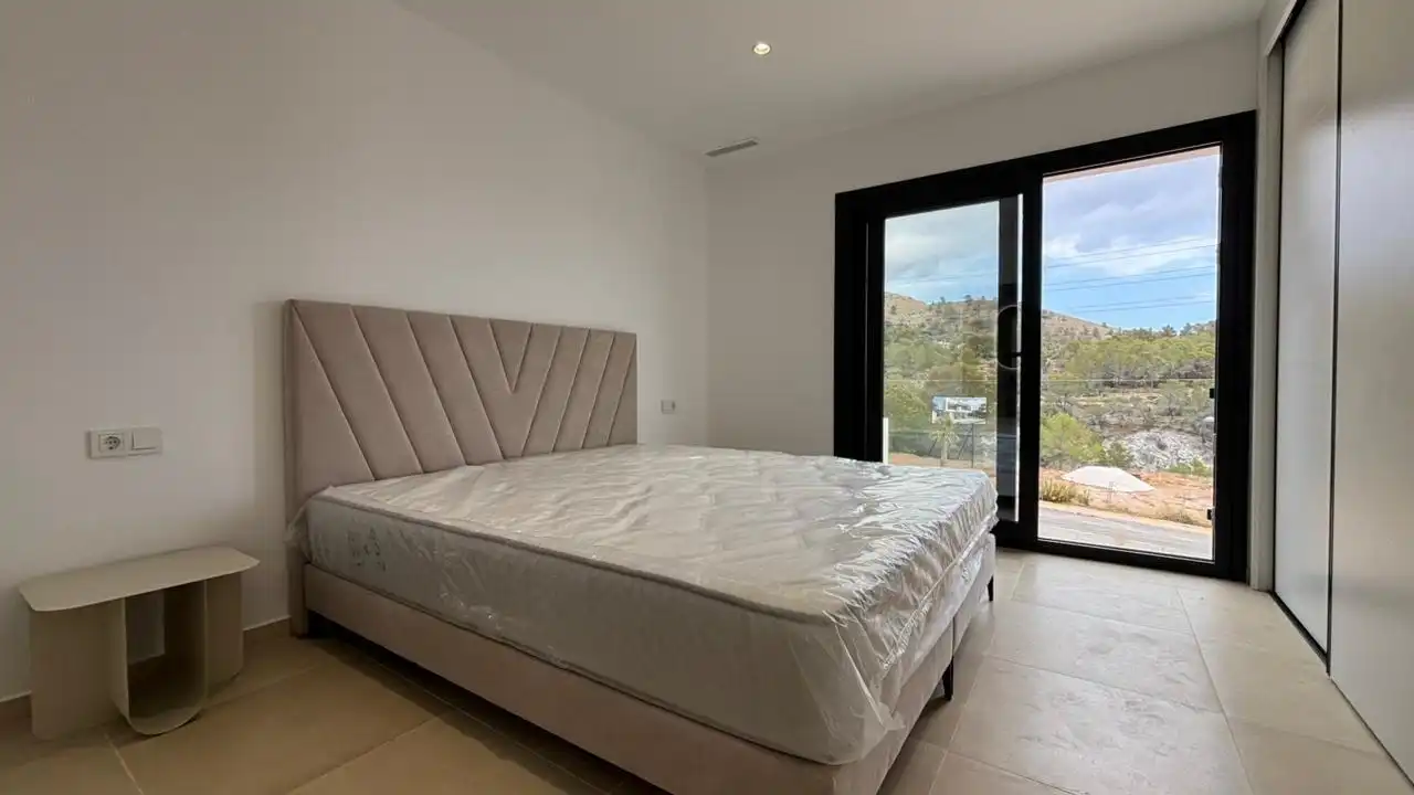 Habitación de Casa o chalet de alquiler en Finestrat con Aire acondicionado, Jardín privado y Piscina