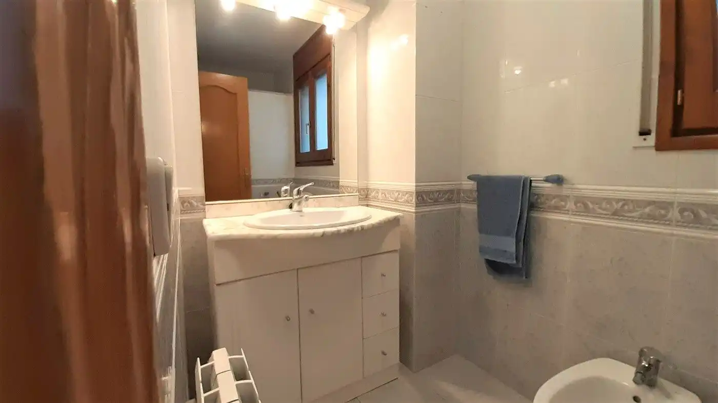 Badezimmer von Einfamilien-Reihenhaus zum Verkauf in Moià mit Heizung, Terrasse und Abstellraum